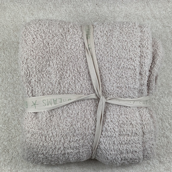 BAREFOOT DREAMS CozyChic Throw Blanket - Picture 4 of 6